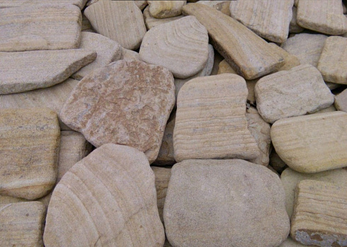 Kamenclub.ru: Песчаник пластушка галтованный желтый с рисунком (3 см)  купить в Луганске плитняк - пластушка желтый песчаник 21000 руб/м3   фото КАМЕНЬ КЛУБ