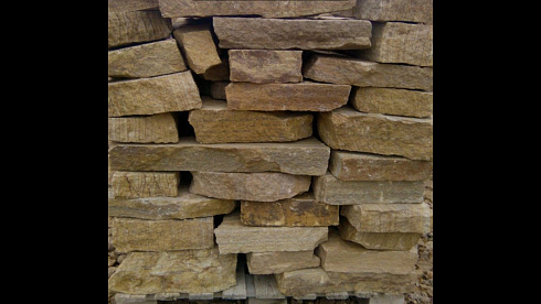 Kamenclub.ru: Песчаник пластушка желтый с рисунком (4-6 см)  купить в Луганске плитняк пластушка желтый с рисунком песчаник 9 000 руб/м3   фото КАМЕНЬ КЛУБ