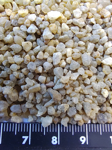 Кварцевый песок для водоподготовки фр. 1,6-3 мм.  купить в Луганске фото Камень Клуб
