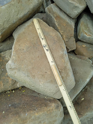 Kamenclub.ru: Песчаник для мощения дорожек, площадок, парковок ( фр 5-10 см)  купить в Луганске песчаник  серый желтый коричневый рыжий песчаник оголтованный окатанный 6500 руб/т   фото КАМЕНЬ КЛУБ