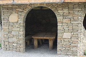 Kamenclub.ru: Песчаник для строительства и кладки блочный (фр 100-200 мм)  купить в Луганске песчаник бежевый серый рыжий валун мелкий для строительства песчаник 6500 руб/т   фото КАМЕНЬ КЛУБ