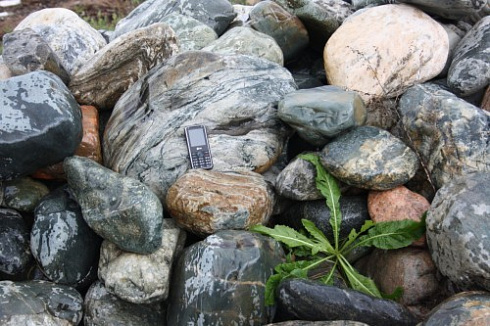 Kamenclub.ru: Ландшафтные валунчики фр.100-500 мм.  купить в Луганске крупный природный камень серый, темно-серый, светло-серый речной валун крупный 4800 руб/т   фото КАМЕНЬ КЛУБ