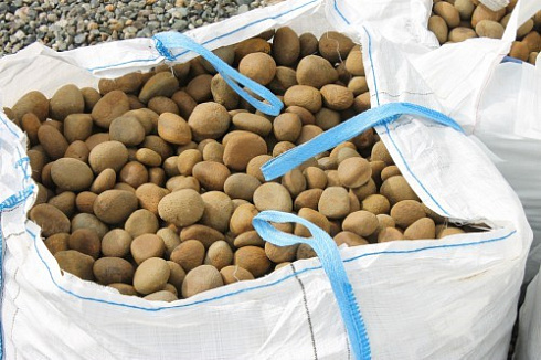 Kamenclub.ru: Песчаник ядра, фр. 100-300 мм  купить в Луганске песчаник бежевый серый рыжий речная галька 5 000 руб/т   фото КАМЕНЬ КЛУБ