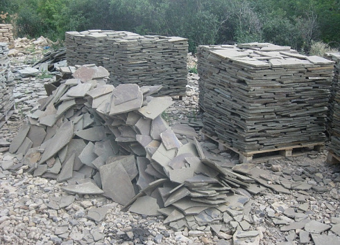 Kamenclub.ru: Песчаник пластушка серо-зеленый (1,5 см)  купить в Луганске плитняк - пластушка серо-зеленый, серый, зеленый пластушка рваная ландшафтная колотая 10200 руб/м3   фото КАМЕНЬ КЛУБ