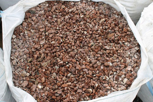 Kamenclub.ru: Мраморная крошка (щебень крошка розовый) фр. 20-40 мм.  купить в Луганске мрамор розовый, красный мраморная крошка декоративная 11000 руб/т   фото КАМЕНЬ КЛУБ