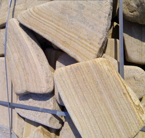 Kamenclub.ru: Песчаник пластушка галтованный желтый с рисунком (3 см)  купить в Луганске плитняк - пластушка желтый песчаник 21000 руб/м3   фото КАМЕНЬ КЛУБ