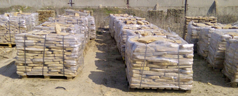 Kamenclub.ru: Песчаник пластушка галтованный желтый с рисунком (3 см)  купить в Луганске плитняк - пластушка желтый песчаник 21000 руб/м3   фото КАМЕНЬ КЛУБ