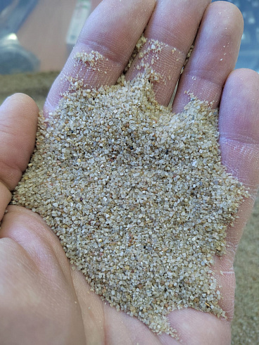 Кварцевый песок для площадок фр. 0,3 - 1 мм.  купить в Луганске фото Камень Клуб