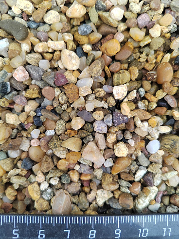 Галька речная окат (рыжая) фр.3-5 мм купить в Луганске 