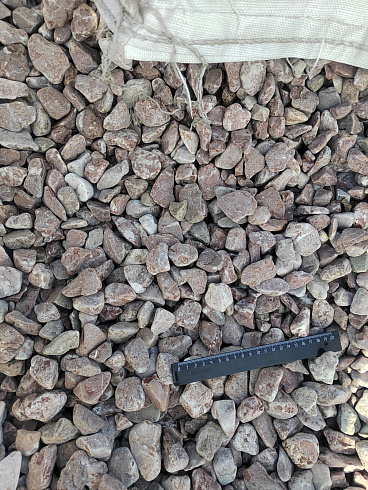 Kamenclub.ru: Мраморная крошка (щебень галтованный розовый) фр.20-40 мм.  купить в Луганске мрамор розовый, красный оголтованный округлый щебень  15000 руб/т   фото КАМЕНЬ КЛУБ