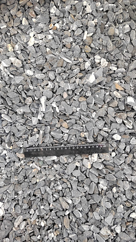 Kamenclub.ru: Щебень галтованный черный (мрамор) фр.10-20 мм.  купить в Луганске мрамор черный с белыми прожилками, черный, белый окатанный округлый ландшафтный декоративный щебень 15000 руб/т   фото КАМЕНЬ КЛУБ