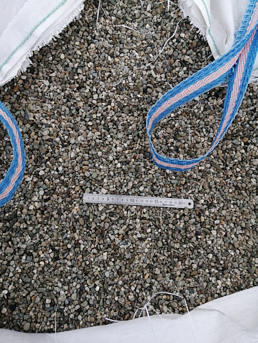 Kamenclub.ru: Галька речная окат (серая) фр.5-10 мм купить  в Луганске галька речная серая, серый, темно-серый, светло-серый, коричневый речная окатанная галька декоративная ландшатфная 5000 руб/т   фото КАМЕНЬ КЛУБ