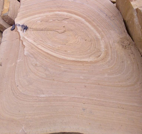 Kamenclub.ru: Форматный камень (плаха) пошаговая дорожка от 70-150 см (4 -12 см)  купить в Луганске плитняк  форматный плаха желтый песчаник 9 000 руб/т   фото КАМЕНЬ КЛУБ