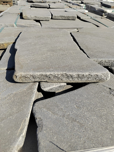 Kamenclub.ru: Песчаник галтованный для облицовки (фр. 2-5 см)  купить в Луганске песчник рыжий желтый серый песчаник окатанный речной 6 000 руб/т   фото КАМЕНЬ КЛУБ