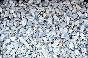 Kamenclub.ru: Мраморная крошка, щебень, цвет-белый, фр. 3-5 мм.  купить в Луганске мрамор белый молочный бежевый мрамор колотый 11500 руб/т   фото КАМЕНЬ КЛУБ