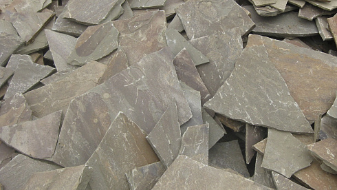 Kamenclub.ru: Песчаник пластушка серо-зеленый (3,0 см)  купить в Луганске песчаник серо-зеленый, серый, зеленый песчаник пластушка колотый рваный ландшафтный 10200 руб/м3   фото КАМЕНЬ КЛУБ