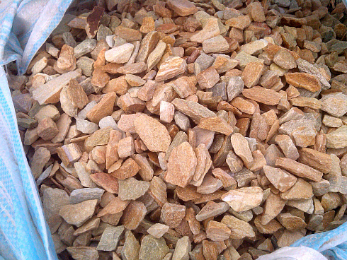 Kamenclub.ru: Щебень крошка желтый (ЗЛАТОЛИТ) фр. 5-10 мм.  купить в Луганске мрамор золотистый, бежевый, желтый каменная ландшафтная декоративная крошка здатолита 8500 руб/т   фото КАМЕНЬ КЛУБ