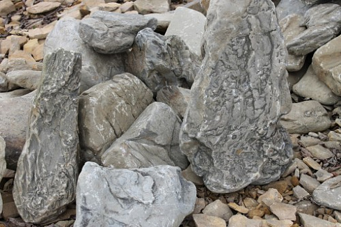 Kamenclub.ru: Песчаник декоративный ландшафтный (фр. 300-500 мм)  купить в Луганске песчаник желтый рыжий серый зеленый валун речной окатанный природный песчаника 4 500 руб/т   фото КАМЕНЬ КЛУБ