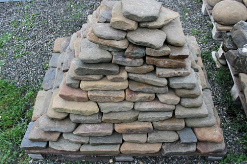 Kamenclub.ru: Песчаник галтованный для облицовки (фр. 2-5 см)  купить в Луганске песчник рыжий желтый серый песчаник окатанный речной 6 000 руб/т   фото КАМЕНЬ КЛУБ