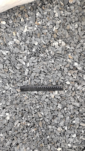 Kamenclub.ru: Щебень галтованный черный (мрамор) фр.10-20 мм.  купить в Луганске мрамор черный с белыми прожилками, черный, белый окатанный округлый ландшафтный декоративный щебень 15000 руб/т   фото КАМЕНЬ КЛУБ