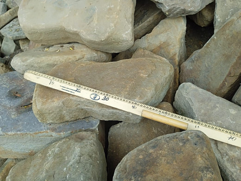 Kamenclub.ru: Песчаник для мощения дорожек, площадок, парковок ( фр 5-10 см)  купить в Луганске песчаник  серый желтый коричневый рыжий песчаник оголтованный окатанный 6500 руб/т   фото КАМЕНЬ КЛУБ