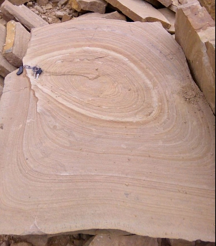 Kamenclub.ru: Форматный камень (плаха) пошаговая дорожка от 70-150 см (4 -12 см)  купить в Луганске плитняк  форматный плаха желтый песчаник 9 000 руб/т   фото КАМЕНЬ КЛУБ