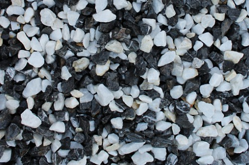 Kamenclub.ru: Мраморная крошка (щебень крошка микс : белый-черный-розовый) фр. 3-5 мм.  купить в Луганске мрамор белый, черный, розовый, разноцветный мраморная каменная крошка декорвтивная 12000 руб/т   фото КАМЕНЬ КЛУБ