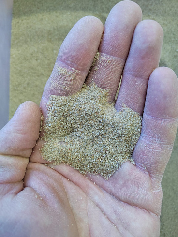 Кварцевый песок для площадок фр. 0,16-0,63 мм.  купить в Луганске фото Камень Клуб