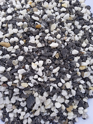 Kamenclub.ru: Мраморная крошка (щебень крошка микс : белый-черный-розовый) фр. 5-10 мм.  купить в Луганске мрамор белый, черный, розовый, разноцветный микс декоративная мраморная каменная крошка 12000 руб/т   фото КАМЕНЬ КЛУБ