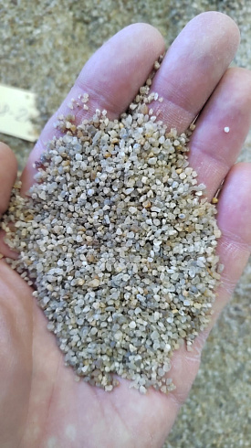 Кварцевый песок для площадок фр. 0,8 - 2 мм.  купить в Луганске фото Камень Клуб