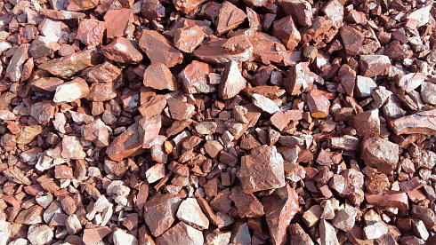 Kamenclub.ru: Щебень крошка красный (ЯШМА) фр. 20-40 мм.  купить в Луганске яшма красный, бордовый декоративный ландшафтный щебень 9000 руб/т   фото КАМЕНЬ КЛУБ