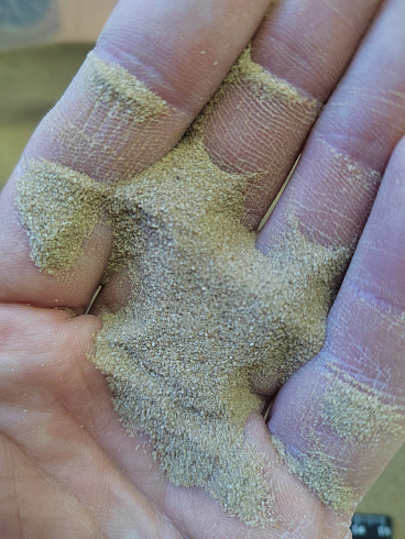 Кварцевый песок для площадок фр. 0,1-0,5 мм.  купить в Луганске фото Камень Клуб