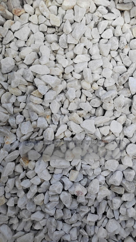 Kamenclub.ru: Мраморная крошка, щебень, цвет-белый, фр. 10-20 мм.  купить в Луганске мрамор белый, молочный айвори каменная ландшафтная декоративная крошка шебня 12000 руб/т   фото КАМЕНЬ КЛУБ