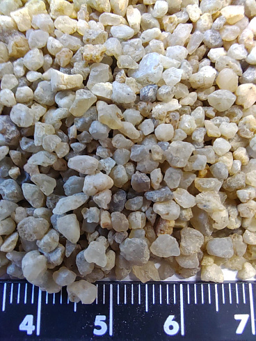 Кварцевый песок для водоподготовки фр. 1,6-3 мм.  купить в Луганске фото Камень Клуб