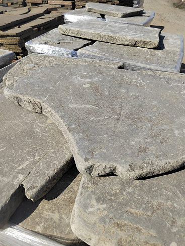 Kamenclub.ru: Песчаник галтованный для облицовки (фр. 2-5 см)  купить в Луганске песчник рыжий желтый серый песчаник окатанный речной 6 000 руб/т   фото КАМЕНЬ КЛУБ