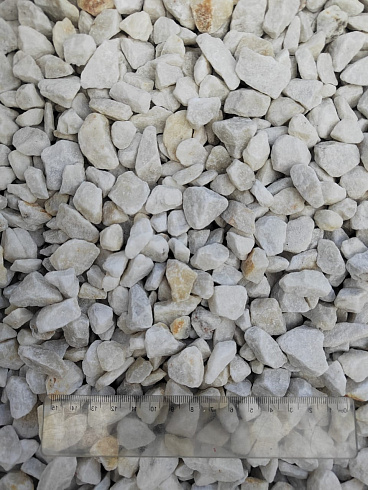 Kamenclub.ru: Мраморная крошка, щебень, цвет-белый, фр. 10-20 мм.  купить в Луганске мрамор белый, молочный айвори каменная ландшафтная декоративная крошка шебня 12000 руб/т   фото КАМЕНЬ КЛУБ