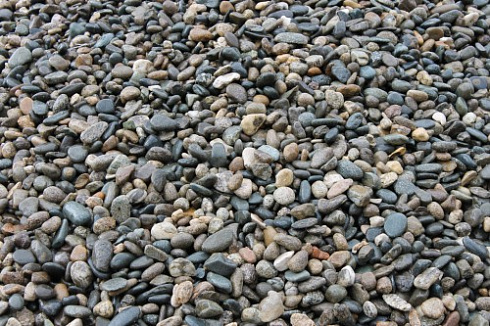 Kamenclub.ru: Галька речная окат (серая) фр.40-60 мм купить  в Луганске галька речная серый бежевый рыжий коричневый округлый речной камень 5000 руб/т   фото КАМЕНЬ КЛУБ