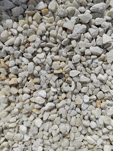 Kamenclub.ru: Мраморная крошка, щебень, цвет-белый, фр. 5-10 мм.  купить в Луганске мрамор белый, айвори, молочный мраморная каменная крошка ландшафтная 12000 руб/т   фото КАМЕНЬ КЛУБ