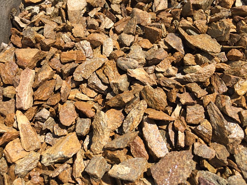 Kamenclub.ru: Щебень крошка желтый (ЗЛАТОЛИТ) фр. 10-20 мм.  купить в Луганске златолит бежевый, золотистый, желтый каменная декоративная крошка щебня златолита 10800 руб/т   фото КАМЕНЬ КЛУБ