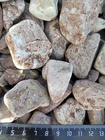 Kamenclub.ru: Мраморная крошка (щебень галтованный розовый) фр.20-40 мм.  купить в Луганске мрамор розовый, красный оголтованный округлый щебень  15000 руб/т   фото КАМЕНЬ КЛУБ