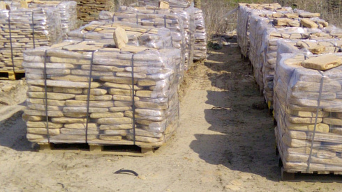 Kamenclub.ru: Песчаник пластушка галтованный желтый с рисунком (3 см)  купить в Луганске плитняк - пластушка желтый песчаник 21000 руб/м3   фото КАМЕНЬ КЛУБ