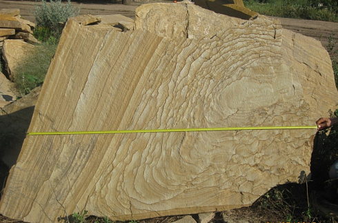 Kamenclub.ru: Форматный камень (плаха) пошаговая дорожка от 70-150 см (4 -12 см)  купить в Луганске плитняк  форматный плаха желтый песчаник 9 000 руб/т   фото КАМЕНЬ КЛУБ