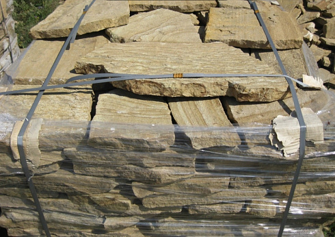 Kamenclub.ru: Песчаник пластушка желтый с рисунком (3 см)  купить в Луганске песчаник желтый с рисунком, рыжий, желтый песчаник пластушка ландшафтная рваная 8 500 руб/м3   фото КАМЕНЬ КЛУБ