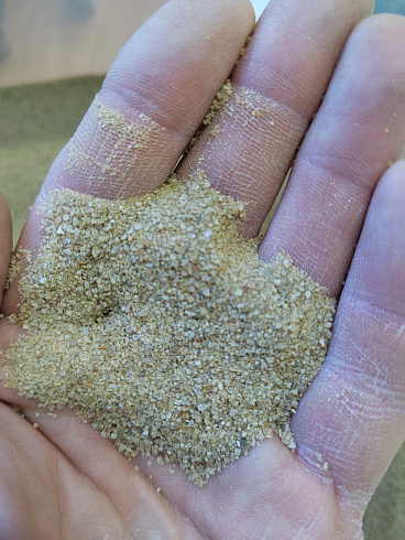 Кварцевый песок для площадок фр. 0,16-0,63 мм.  купить в Луганске фото Камень Клуб