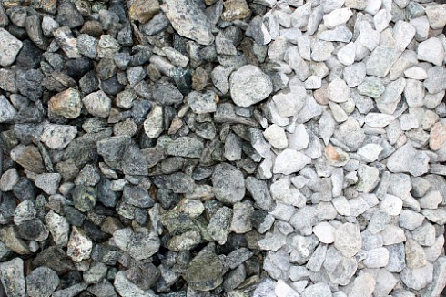 Kamenclub.ru: Щебень крошка зеленый (змеевик) фр. 20-40 мм.  купить в Луганске мрамор зеленый, салатовый ландшафтная мраморная крошка 8500 руб/т   фото КАМЕНЬ КЛУБ