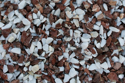 Kamenclub.ru: Мраморная крошка (щебень крошка микс : белый-черный-розовый) фр. 20-40 мм.  купить в Луганске мрамор белый, черный, розовый декоративная ландшафтная крошка 12000 руб/т   фото КАМЕНЬ КЛУБ