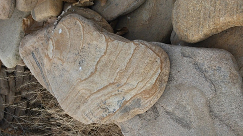 Kamenclub.ru: Песчаник пластушка галтованный желтый с рисунком (3 см)  купить в Луганске плитняк - пластушка желтый песчаник 21000 руб/м3   фото КАМЕНЬ КЛУБ