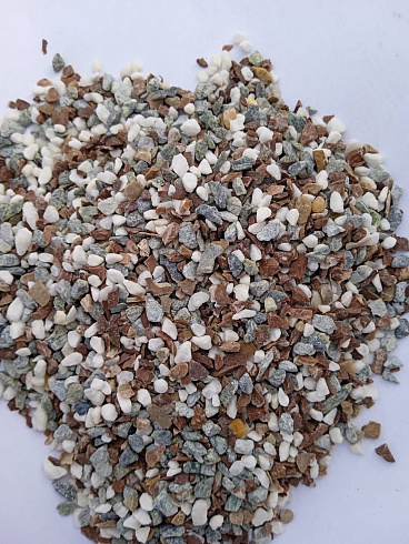 Kamenclub.ru: Мраморная крошка (щебень крошка микс: белый-зеленый-розовый) фр. 5-10 мм  купить в Луганске мрамор белый, зеленый, розовый, разноцветный, молочный декоративная ландшафтная мраморная крошка 9500 руб/т   фото КАМЕНЬ КЛУБ