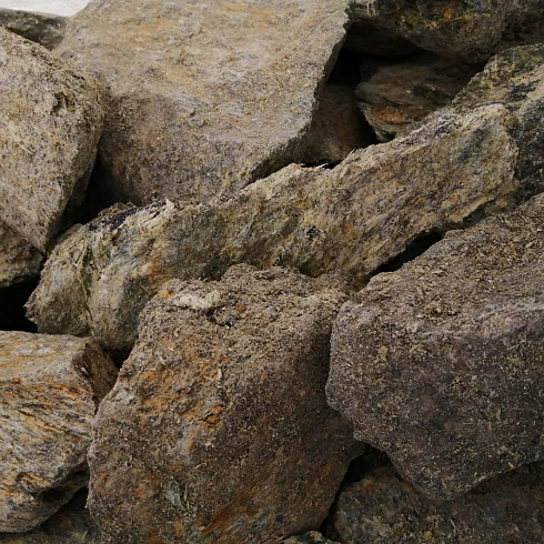 фото Змеевик салатовый  (фр. 70-100 мм)  купить в Луганске в интернет-портале КАМЕНЬ КЛУБ