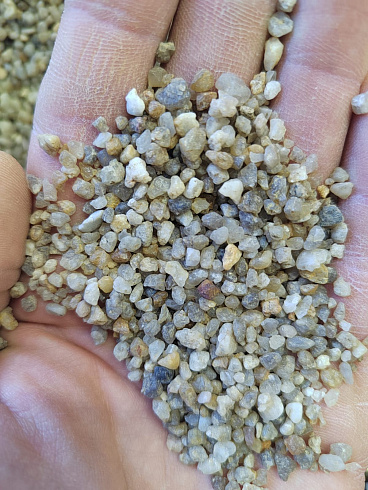 Кварцевый песок сухой фракцинированный фр. 1,6-4 мм.  купить в Луганске фото Камень Клуб